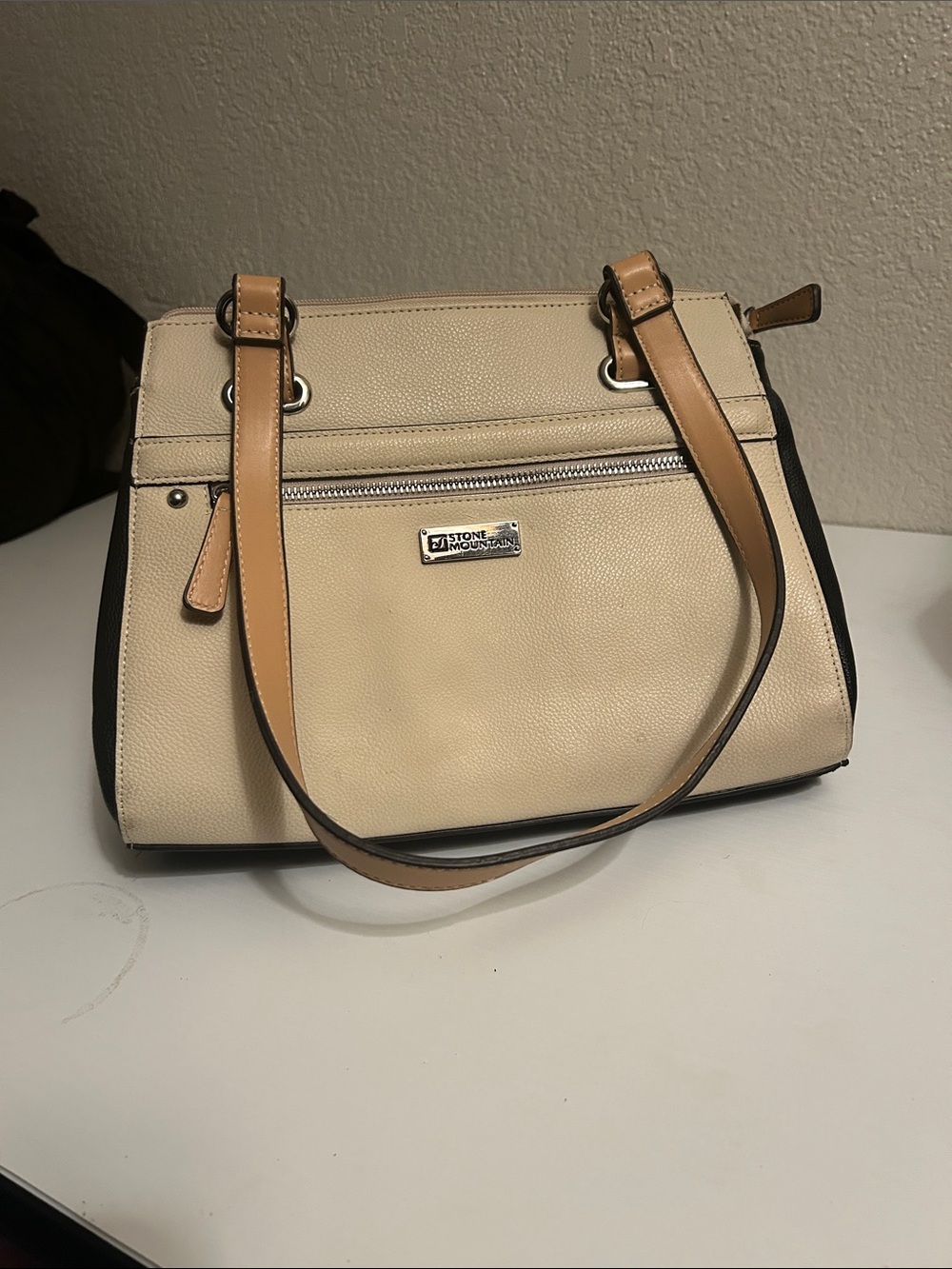 Stone Mountain Accessories Cream Shoulder Bag with Tan Straps